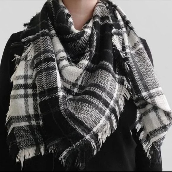 Plaid blanket scarf black white gray square scarf raw fringe edge - Picture 1 of 2